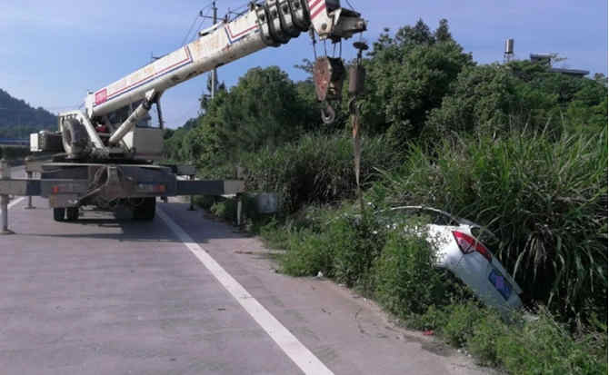 青岛重载吊车救援 青岛重载吊车救援